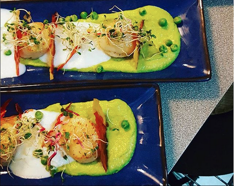 Scallops and peas